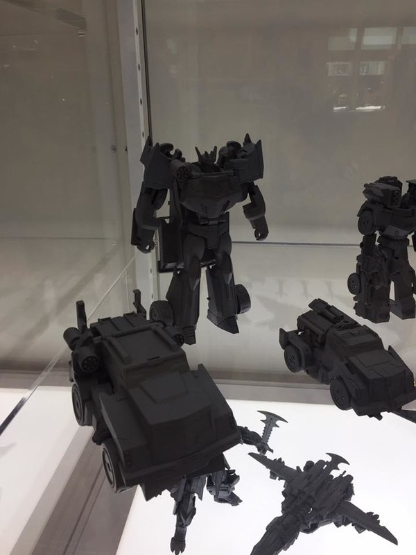 VOYAGER STARSCREAM COMBINER FEET   Photos From Prototype Display At HasCon 2017 Show Power Of The Primes Feature  (17 of 28)